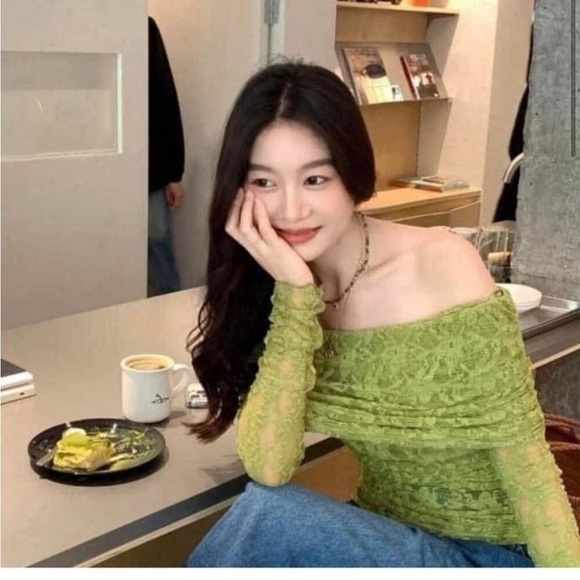 NWT Zara off the shoulder green lace top blogger fav size S - Picture 12 of 14